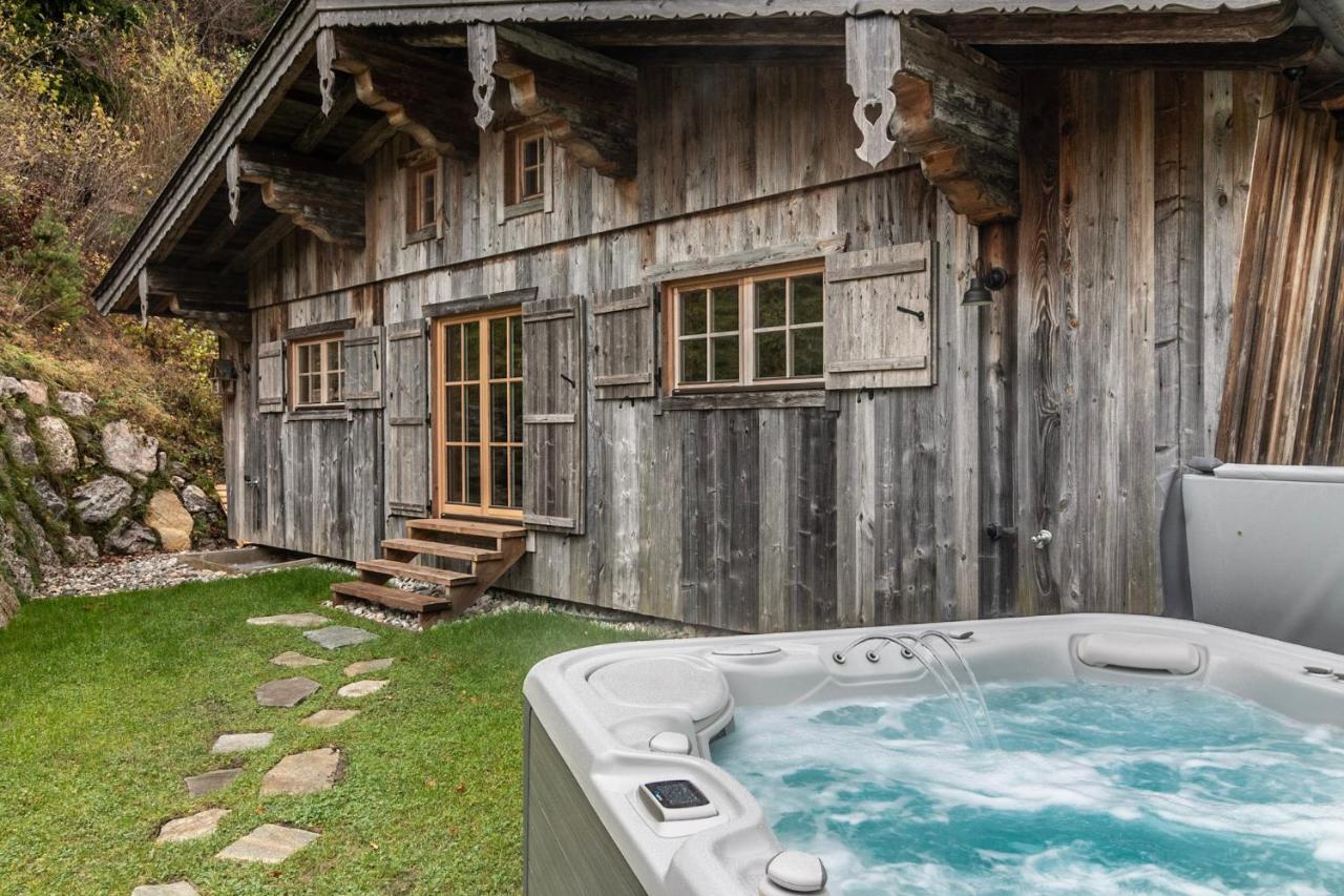 Вилла Luxury Old Wood Mountain Chalet In A Sunny Secluded Location With Gym, Sauna & Whirlpool Шеффау-ам-Вильден-Кайзер Экстерьер фото