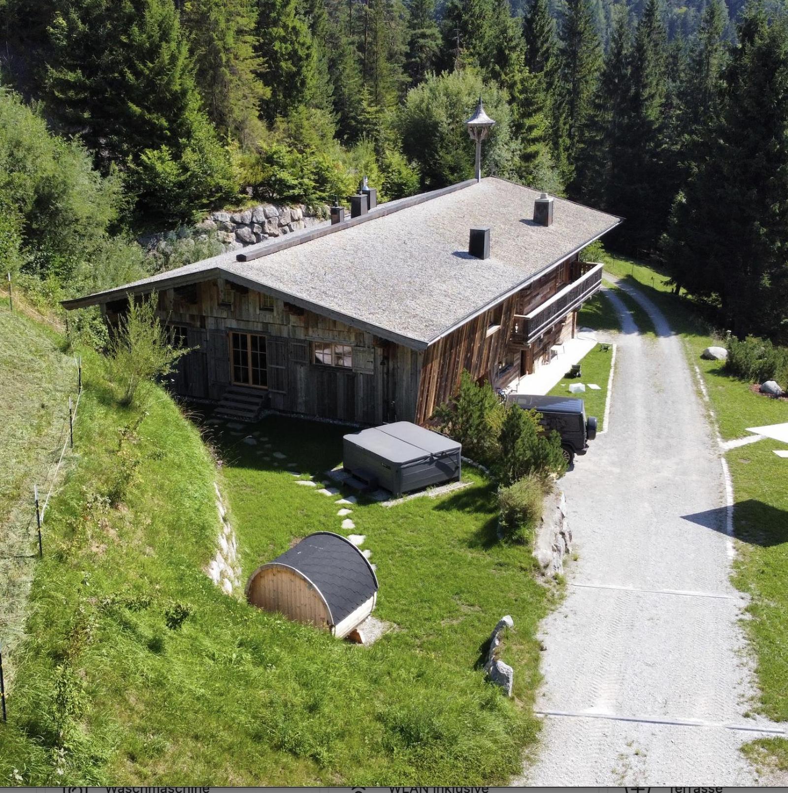 Вилла Luxury Old Wood Mountain Chalet In A Sunny Secluded Location With Gym, Sauna & Whirlpool Шеффау-ам-Вильден-Кайзер Экстерьер фото