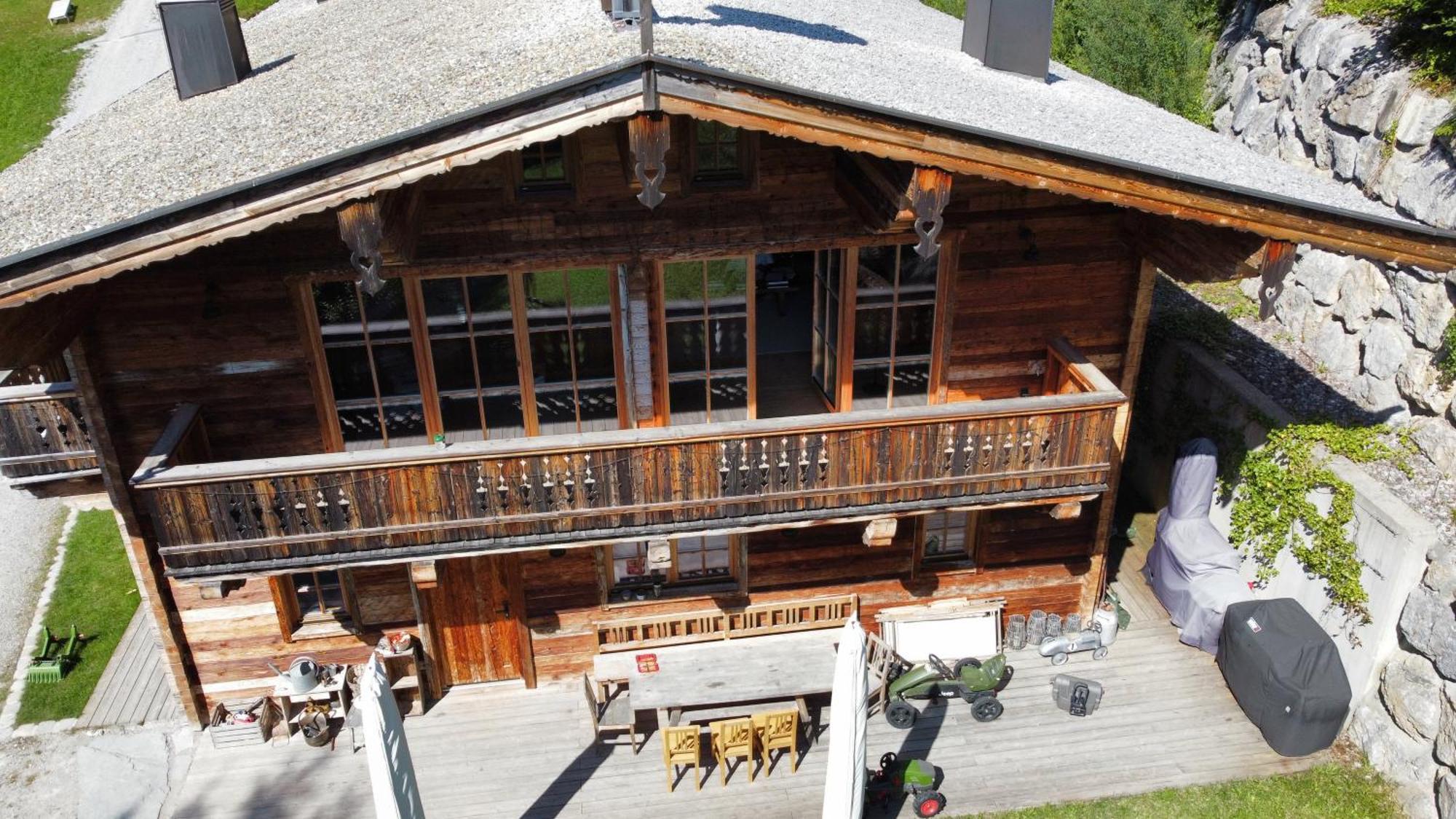 Вилла Luxury Old Wood Mountain Chalet In A Sunny Secluded Location With Gym, Sauna & Whirlpool Шеффау-ам-Вильден-Кайзер Экстерьер фото