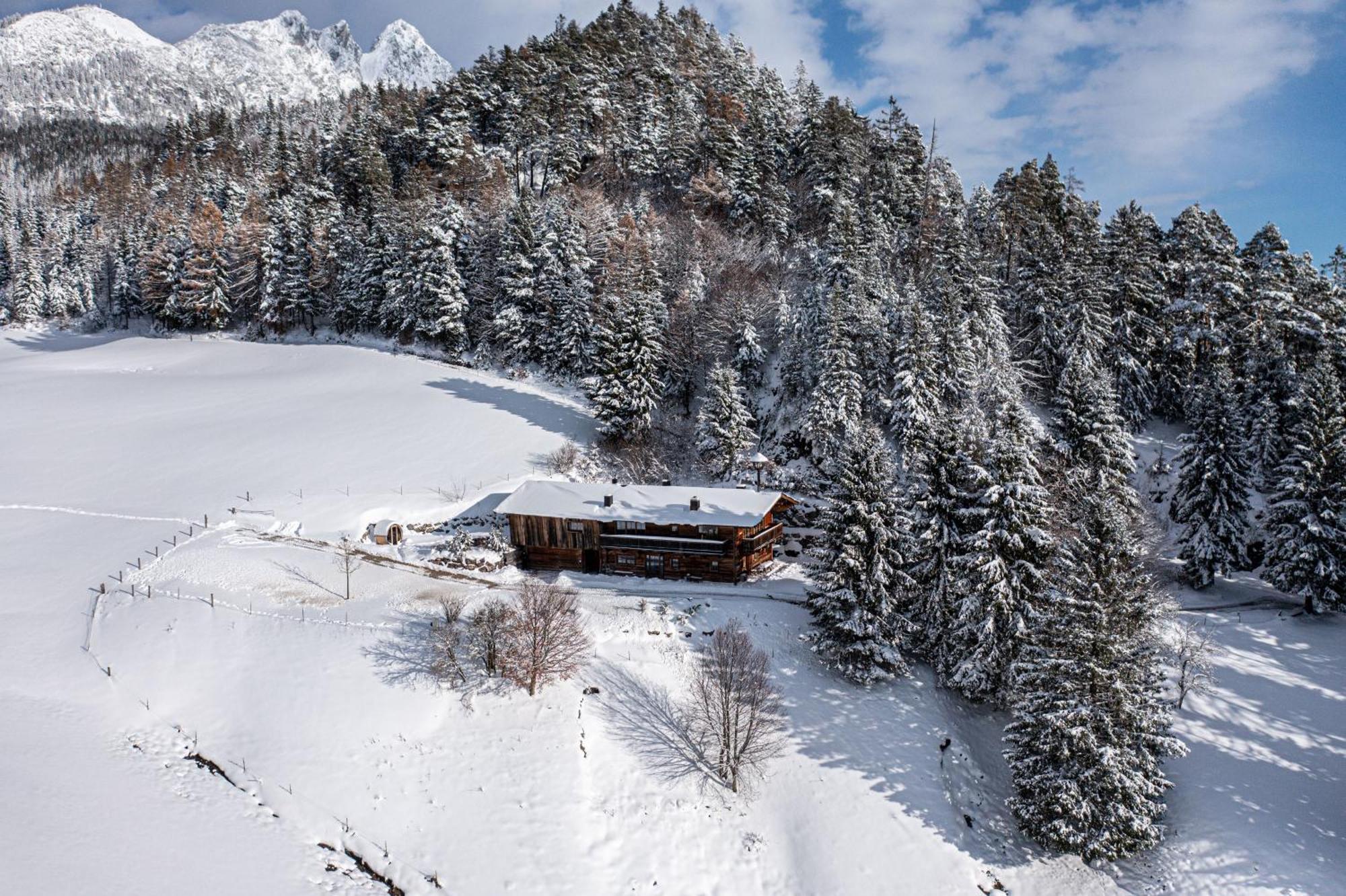 Вилла Luxury Old Wood Mountain Chalet In A Sunny Secluded Location With Gym, Sauna & Whirlpool Шеффау-ам-Вильден-Кайзер Экстерьер фото